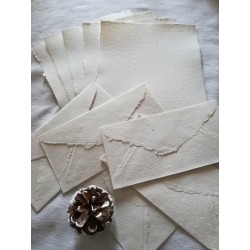 10 papiers à lettre & enveloppes blanches