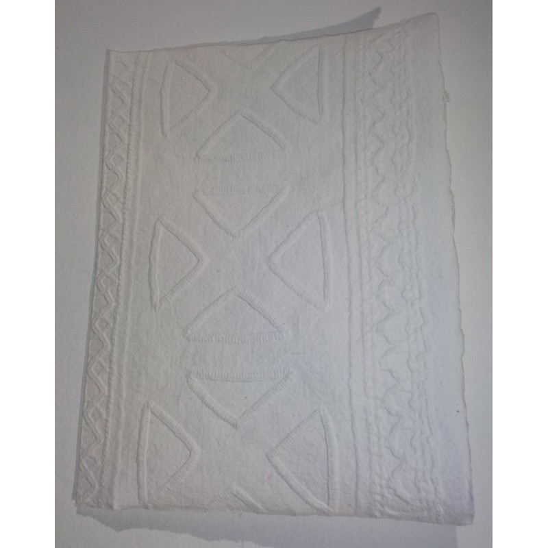 Cahier A5, 20p, couverture blanche gaufrée